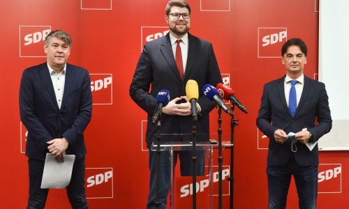 [FOTO] SDP predlaže inflatorni dodatak za umirovljenike: 'Vladine mjere su debelo zakašnjele, nemamo vremena za čekanje'