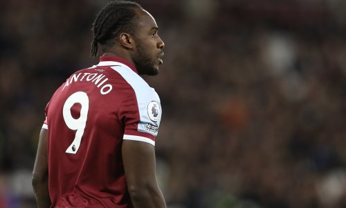 Nakon ovakvih riječi situacija bi se mogla još više zakuhati; nogometna zvijezda na neobičan način stala u obranu suigrača, u sve je uplela rasizam