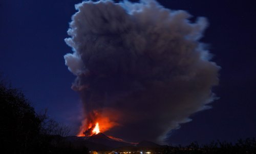 [FOTO/VIDEO] Etna kratko erumpirala, katanijska zračna luka otvorena