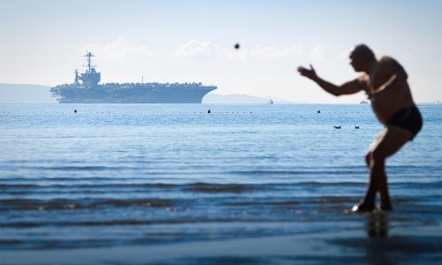 [FOTO/VIDEO] Američki nosač aviona na nuklearni pogon uplovio u hrvatske vode: Evo kako izgleda grdosija duga više od 300 metara