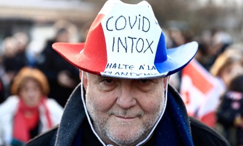 Prosvjednici iz cijele Francuske stižu u Pariz, policija na ulicama s oklopnim vozilima