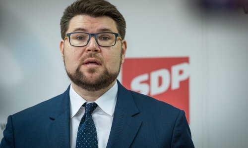 Grbin: Nesposobnu Vladu treba natjerati da olakša život ljudima