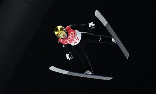 Senzacija na velikoj skakaonici; mladi Norvežanin potukao je konkurenciju, iza sebe je ostavio Kobayashija, Geigera, Stocha...