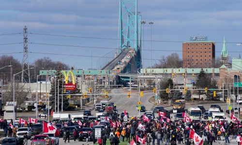 Kamiondžija na granici Kanade i SAD-a sve je više: Postavili šatore, roštilje...
