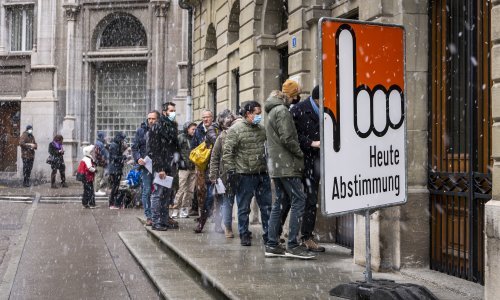 Švicarci na referendumu izglasali zabranu reklamiranja duhanskih proizvoda, odbili zabranu testiranja na životinjama