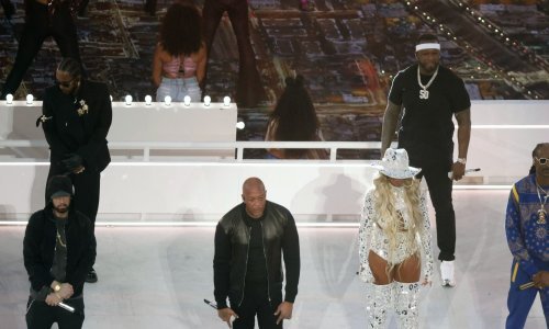 Hip-hop spektakl na Super Bowlu: Skupi automobili, svirka uživo, atraktivni plesači i upečatljiva scenografija