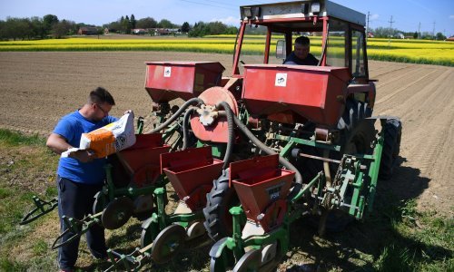 Cijene poljoprivrednih proizvoda u proizvodnji skočile 21,2 posto, gnojivo skuplje 185 posto