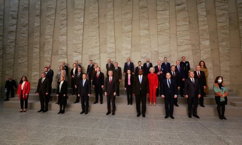 NATO poziva Rusiju da povuče snage i upozorava na visoku cijenu agresije na Ukrajinu