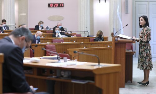 Vučković odgovorila Beljaku na opasku da Ministarstvo zapošljava 3200 osoba, plus ergele 'gdje je više zaposlenih nego konja'