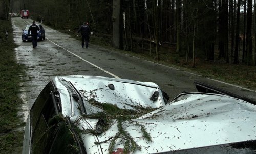 Žrtve oluje u Europi: Poginuli radnici i vozači; ozlijeđena djeca i putnici u jezivoj vožnji trajektom