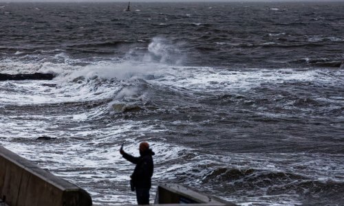 Apel britanske obalne straže: Ne slikajte selfije tijekom oluje