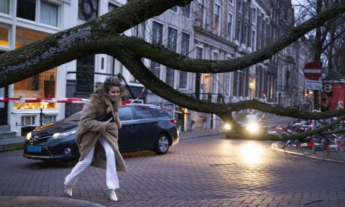 Oluja Eunice usmrtila 13 ljudi, velik dio Europe ostao bez električne energije