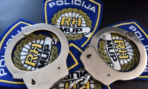 Varaždinska policija otkrila grupu koja je proizvodila i dilala drogu