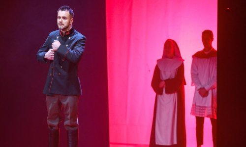 [FOTO] U KUC-u Travno održana je nova premijera Gavelle 'Djetinjstvo u Agramu', prema autobiografskoj prozi Miroslava Krleže