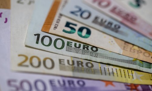 Uvođenje eura podijelilo zastupnike u Saboru