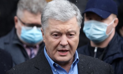 Bivši ukrajinski predsjednik na ulicama Kijeva s kalašnjikovom: 'Bez obzira na to koliko Putin ima vojnika i oružja, nikad neće osvojiti Ukrajinu'