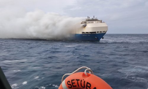 [FOTO] Što mogu učiniti kupci čiji je skupocjeni Porsche, Lamboghini ili Bentley izgorio na teretnom brodu Felicity Ace?