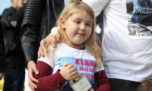 Dramatičan apel Vladi roditelja male Kiare: Pustite nas da povučemo novac iz Sberbanka. Nemojte nam pokopati živo dijete. HNB: Sredstva će biti dostupna za 48 sati