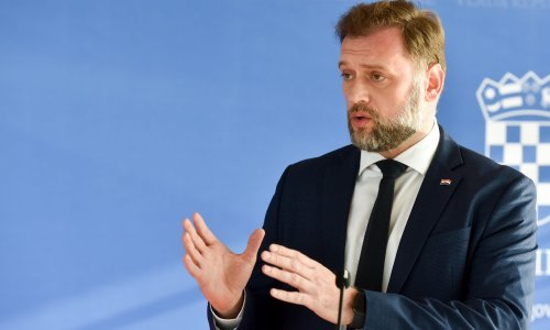 Banožić nevoljko poručio: Ukrajini šaljemo puškostrojnice i strojnice za četiri brigade