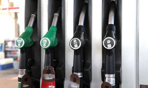 Nije vam ništa jasno oko ukidanja naknade zbog koje bi trebalo pojeftiniti gorivo? Evo kako je to Vlada zamislila i koliko bi trebale pasti cijene