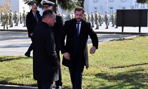Banožić objasnio da je 'neformalno' podigao stupanj zaštite Oružanih snaga; ne želi se prepirati dok traje rat