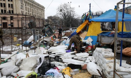 Bijes i nevjerica u teško oštećenim zgradama Harkiva: 'Pokraj nas leži mrtva osoba. Lavrov i Putin su banditi'
