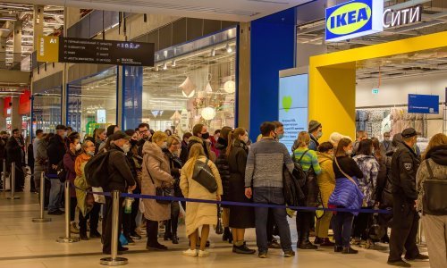 [FOTO/VIDEO] Rusi u panici navalili na trgovine Ikee, švedska kompanija zatvara svoje robne kuće