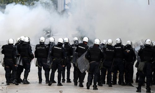 Navijački neredi na derbijima u Crnoj Gori i Bosni i Hercegovini; posebno napeto bilo je na sarajevskom okršaju