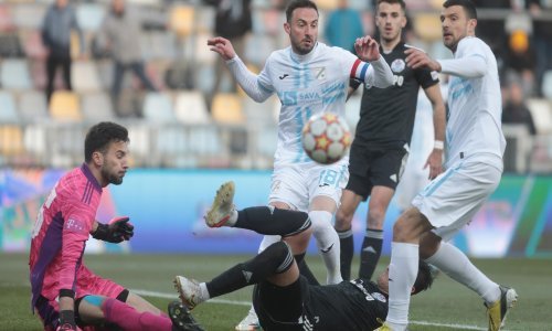 [VIDEO/FOTO] Rijeka uvjerljivom pobjedom nad Slaven Belupom ostala u utrci za naslov, Dinamo i Osijek bježe joj samo jedan bod