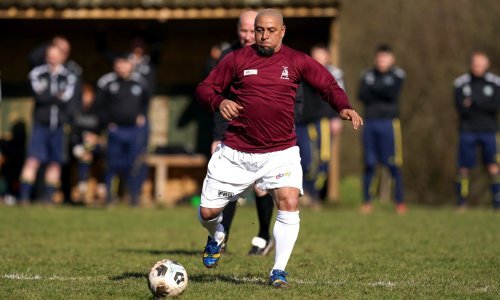[FOTO] Imao je 'top u nozi', bio je svjetski prvak i osvajao je Ligu prvaka, a sada je zaigrao na terenu sa svlačionicom u kojoj radi samo jedan tuš