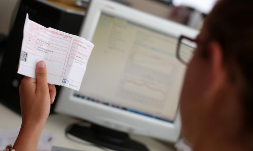 Vlada će građanima subvencionirati račune za plin prodajom 'emisijskih jedinica'. Evo o čemu se radi i kako će se njima namaknuti milijarde kuna