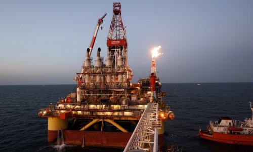 Cijena nafte skočila nadomak 130 dolara, a ako se uvede embargo na rusku naftu, leti na 200 dolara