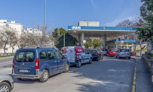 Čeka li nas u utorak veliko poskupljenje goriva? Dolar je sve jači, barel sve skuplji, a ratu u Ukrajini ne vidi se kraja...