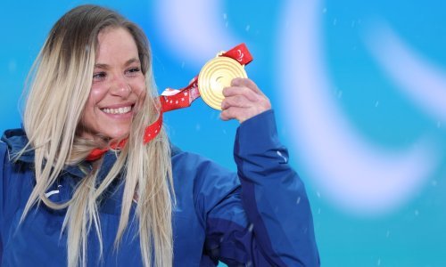 [FOTO] Rođena je s invaliditetom, roditelji su je odbacili, a ona se popela na vrh Olimpa; sada je poslala snažnu poruku koja će odjeknuti svijetom