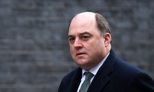 [VIDEO] Britanski ministar obrane razgovarao s osobom koja se lažno predstavila kao ukrajinski premijer. Britanci sada za to optužuju Ruse