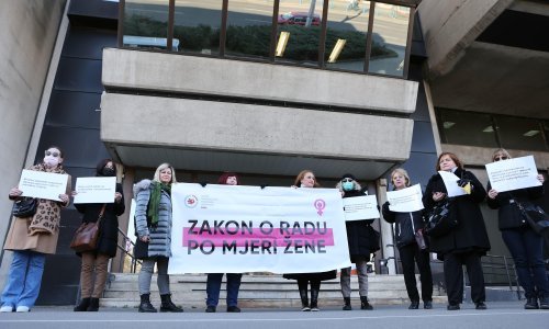 [FOTO/VIDEO] Ženska sekcija SSSH: Donesite Zakon o radu po mjeri žene