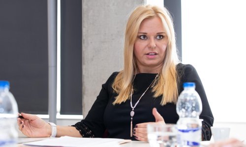 Žene i dalje nedovoljno zastupljene u gospodarstvu, osobito na najvišim razinama