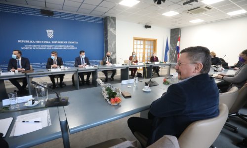 Sindikati javnih službi i Vlada i dalje bez dogovora