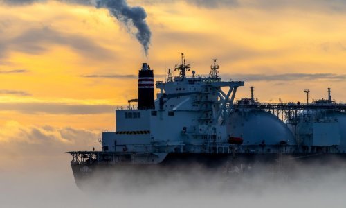 Američki izvoznici LNG-a profitirali na ratu u Ukrajini, izvoze rekordne količine plina u Europu, siromašnijim zemljama prodaju prljavija goriva