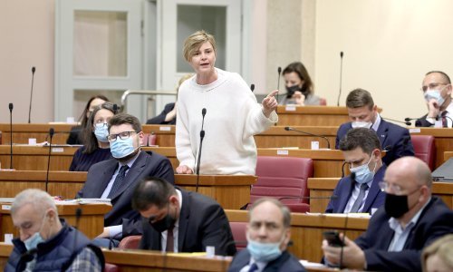 [VIDEO] Oporba: Plenković poluinformacijama o eksplozivu  uzbunjuje javnost, u drugi plan gura poskupljenja i istrage ministara