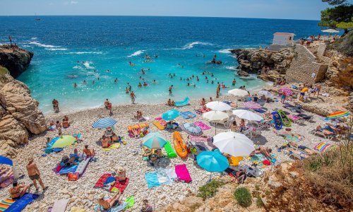 Otkaza nema, ali buking za ljeto usporio