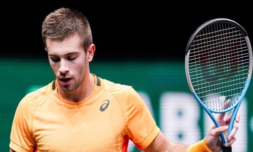 Borna Ćorić nakon pauze od godinu dana ispao u prvom kolu od 45. tenisača svijeta; bilo je neizvjesno...