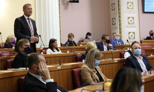 Sabornici na nogama: 'Da je palo na Sljeme još bi mogli progutati, ali... Što mi radimo u takvom NATO-u?!'