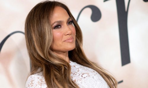 Jennifer Lopez u seksi izdanju: Samo ona može uskočiti u minijaturno čipkasto donje rublje i ovako dobro izgledati
