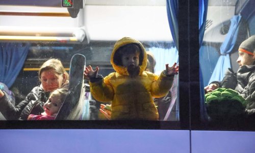Stotine ukrajinskih izbjeglica stoje u Slovačkoj i ne znaju kamo će