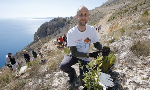 [FOTO] Volonteri iz cijele Hrvatske čiste Vruju i sade autohtono bilje