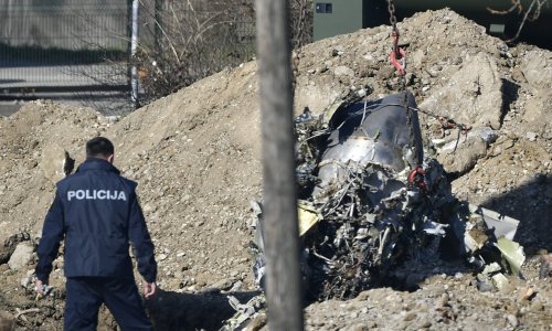 Dron koji je pao u Zagrebu izvučen iz zemlje, slijedi analiza