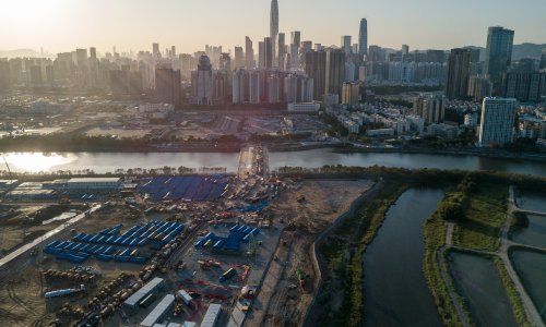 U Kini 1807 novih slučajeva covida: Zbog 66 novooboljelih zatvara se Shenzhen, grad od 17 milijuna stanovnika