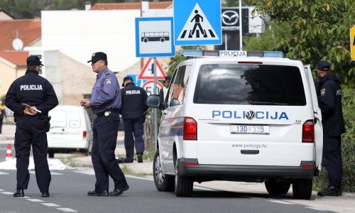 Zbog svađe u prometu u Puli šakom u glavu odalamio mladića i teško ga ozlijedio