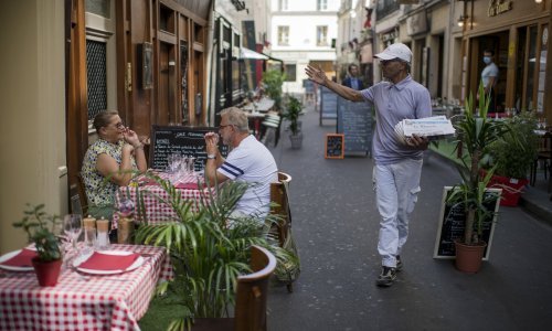 Francuska ukinula većinu covid restrikcija: 'Možemo osjetiti mirise koje nismo već dosta dugo'
